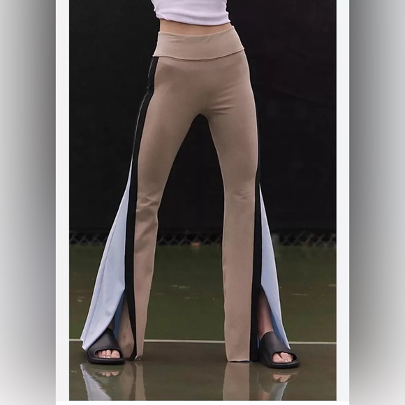 Free People Movement Hot Shot Kick Flare Pants Colorblock Sz Medium- NWT - Picture 2 of 5